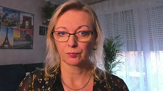 vanessa chat online show from November 6, 2:34 pm