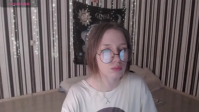  Hanna Moon  online show from October 15, 11:02 am