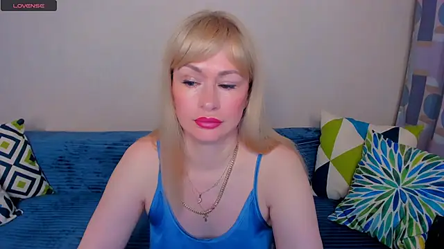 EllenMoore online show from June 22, 3:25 am