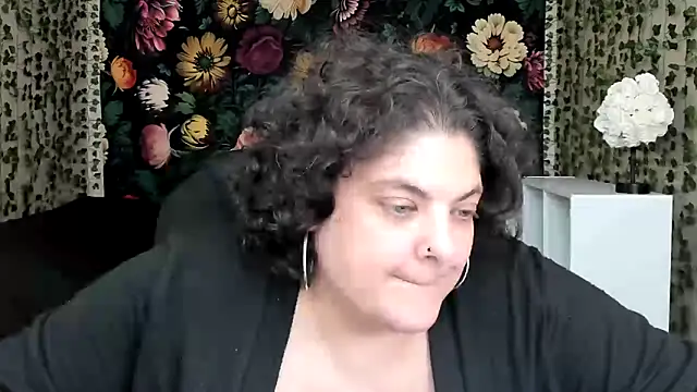 Exxxotic Melons online show from April 20, 10:57 pm