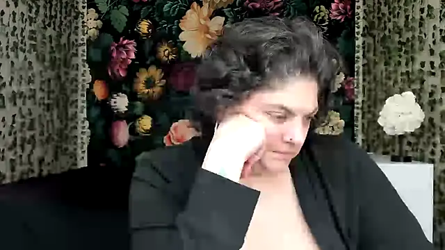 Exxxotic Melons online show from February 15, 9:25 pm