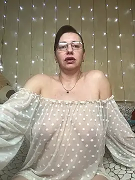 Amberhotqueen online show from February 19, 3:22 pm