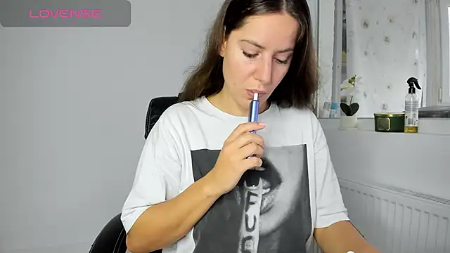 DiamondKay online show from October 26, 7:37 am