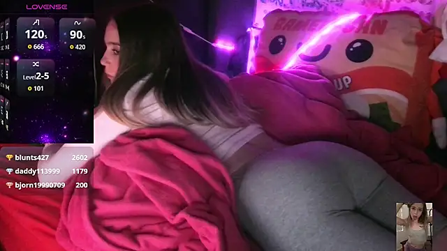 Blondiewithanass online show from January 19, 8:43 am