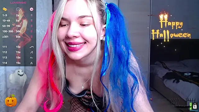 Lana  Nova online show from November 2, 7:45 am