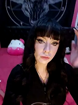 EVILYN online show from December 22, 9:07 pm