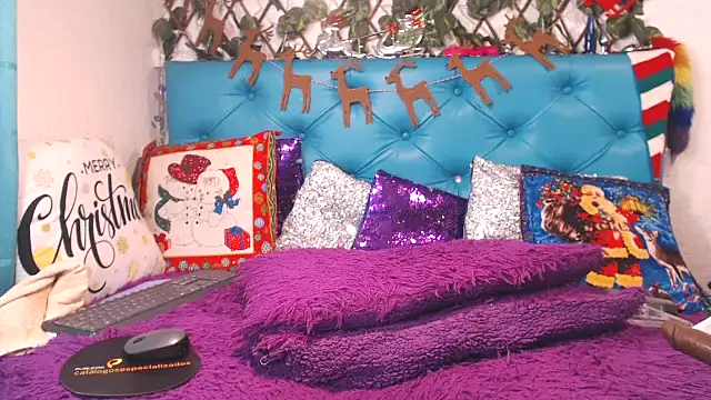 SARAWILLS online show from December 21, 2:54 pm