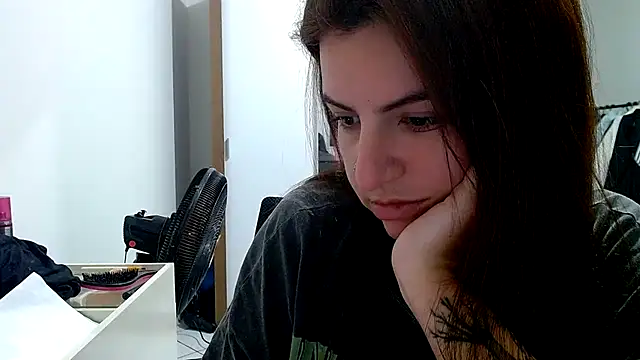 chelbyy online show from October 31, 5:53 am