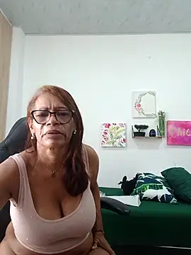 BustyMilf  online show from November 14, 5:46 pm