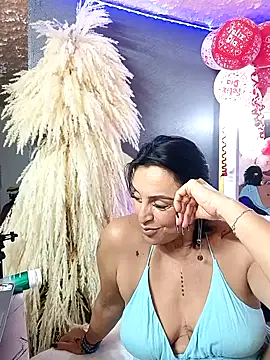 Snapshot of zullyxhot chatting on September 20, 10:19 pm zullyxhot online show from September 20, 10:19 pm