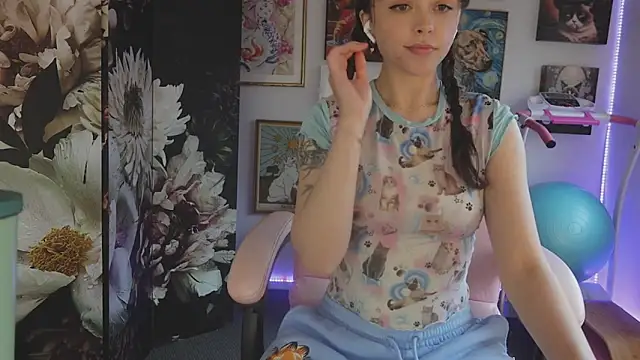 makiyahbelle online show from May 14, 6:52 am
