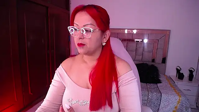 salomecastro  online show from October 2, 3:11 am