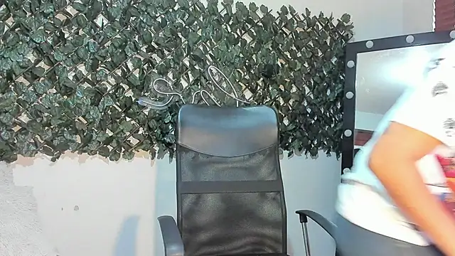 DestinyHills online show from January 19, 12:01 pm