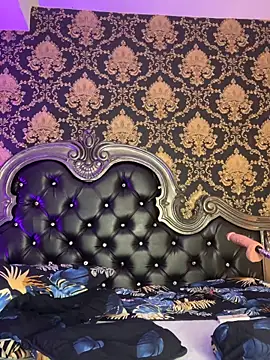 KayaBrown online show from January 6, 5:38 pm