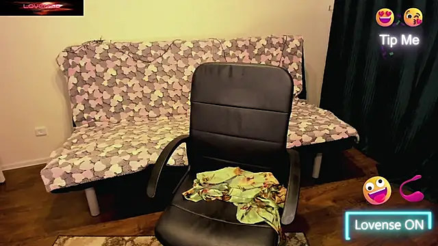 Angelaroberti3 online show from November 16, 1:11 pm