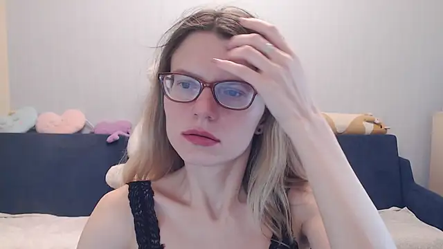 night is dark online show from November 21, 9:06 pm