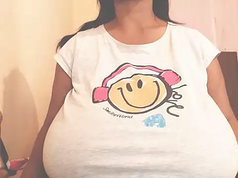 MissTits online show from June 15, 12:05 pm