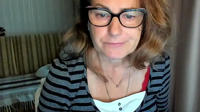 lauraoven online show from September 29, 8:52 am