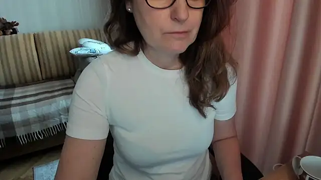 lauraoven online show from March 27, 10:27 am