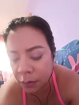 Sofiia W26 online show from April 17, 9:50 pm