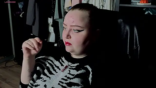 EMMA  CONNOR online show from October 31, 8:46 pm