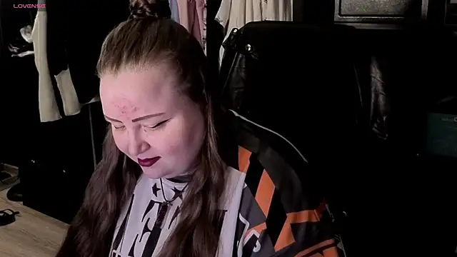 EMMA  CONNOR online show from November 8, 10:59 pm