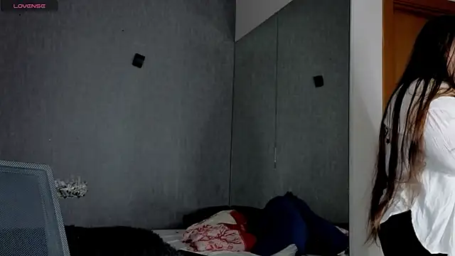 Snapshot of EMMA__CONNOR chatting on September 27, 9:44 pm EMMA CONNOR online show from September 27, 9:44 pm