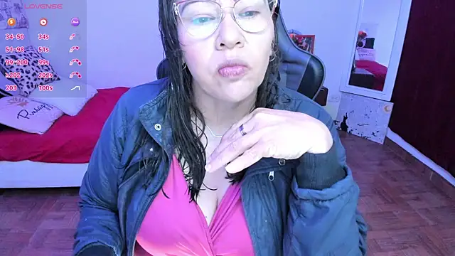 esmeralda milf online show from July 2, 8:26 pm