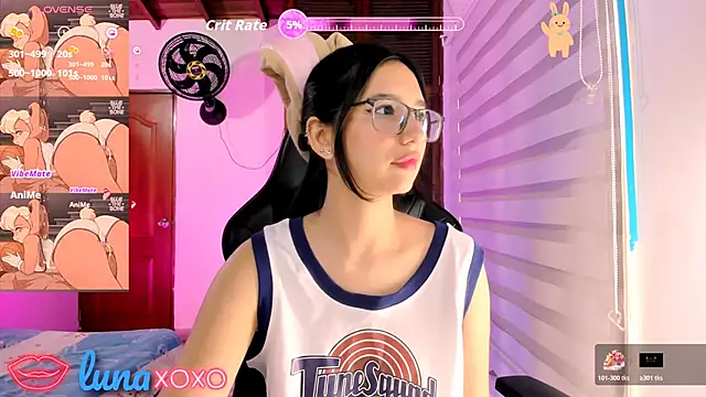 Snapshot of Luniverse chatting on October 31, 5:06 pm Luniverse online show from October 31, 5:06 pm