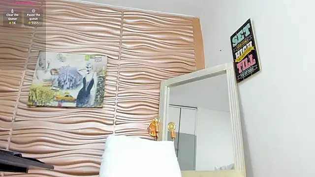 mia pineda online show from March 9, 7:39 pm