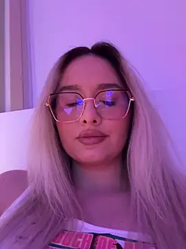 mollyxxx online show from April 19, 12:21 am