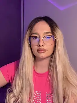 mollyxxx online show from January 7, 5:00 am