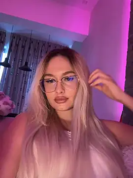 mollyxxx online show from October 7, 7:02 am