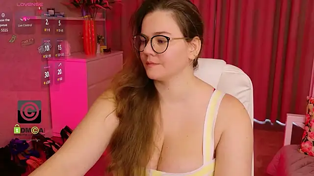 KellyKleine online show from April 1, 8:04 am