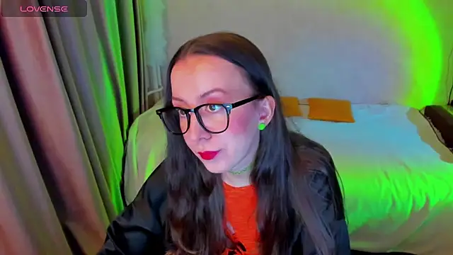 CurlySteph online show from February 13, 7:04 pm