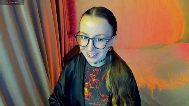 CurlySteph online show from November 7, 6:02 pm