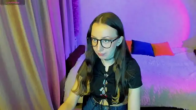 CurlySteph online show from September 26, 4:15 pm