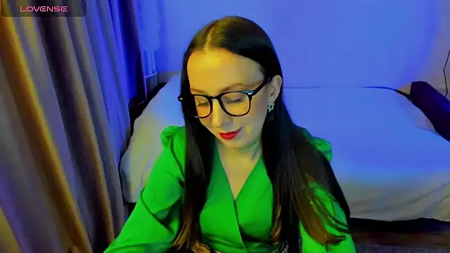 CurlySteph online show from April 18, 7:58 pm