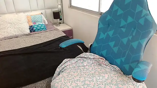 Kerly Doll online show from November 5, 1:16 pm