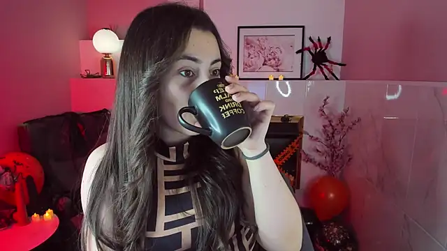 KylieMellow online show from October 29, 5:56 am