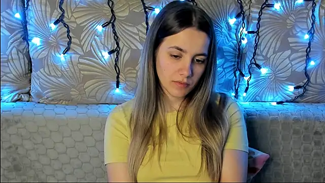 MaggieCake online show from March 25, 3:01 am