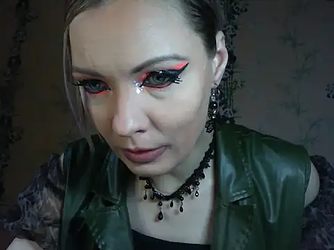 WildMissNiks online show from March 25, 8:28 am