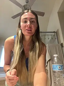 Snapshot of Alyssa_rhoades chatting on October 20, 4:54 pm Alyssa rhoades online show from October 20, 4:54 pm