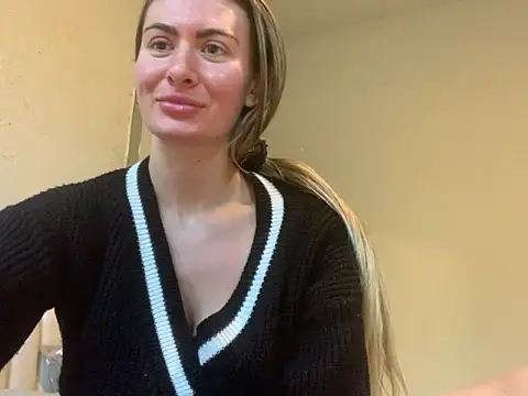 Alyssa rhoades online show from November 10, 11:00 pm