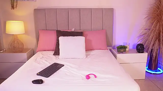 curvyliciousss online show from February 1, 7:12 pm