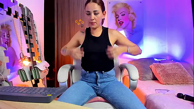 KimberlySaen online show from November 19, 12:10 am