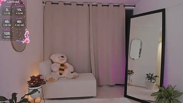 roxie gates  online show from November 30, 1:43 am