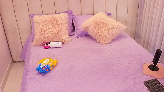 emyli sw  online show from December 5, 3:28 am