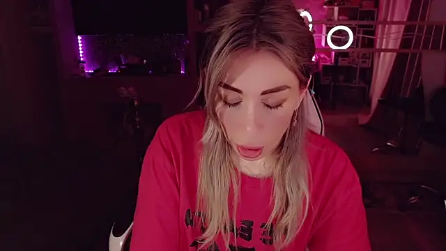 AnnieGOld  online show from March 2, 5:08 am