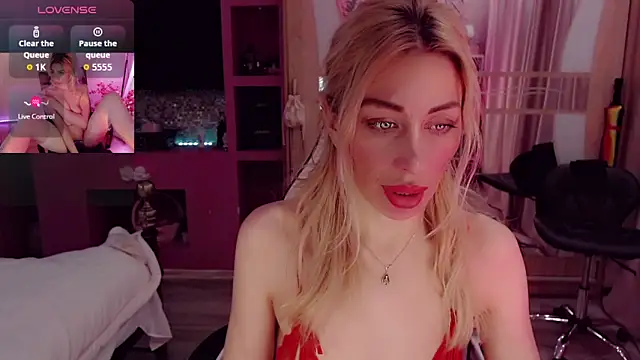 AnnieGOld  online show from November 2, 8:12 pm